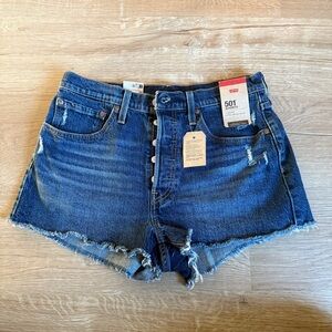 NWT 30 Waist Levi Denim Shorts